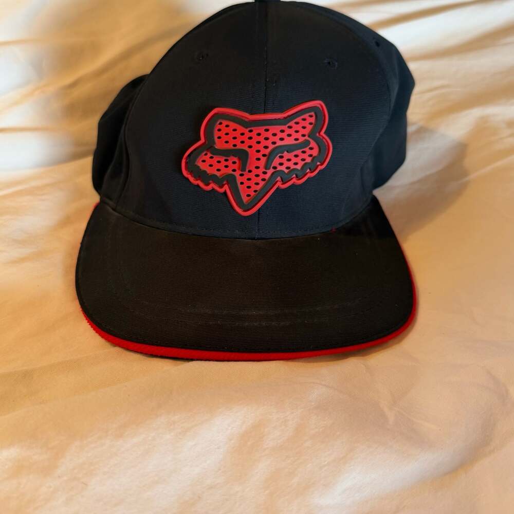 Fox Racing Black & Red Logo Flexfit Hat SnapBack Adjustable Fit Fox Logo Red
